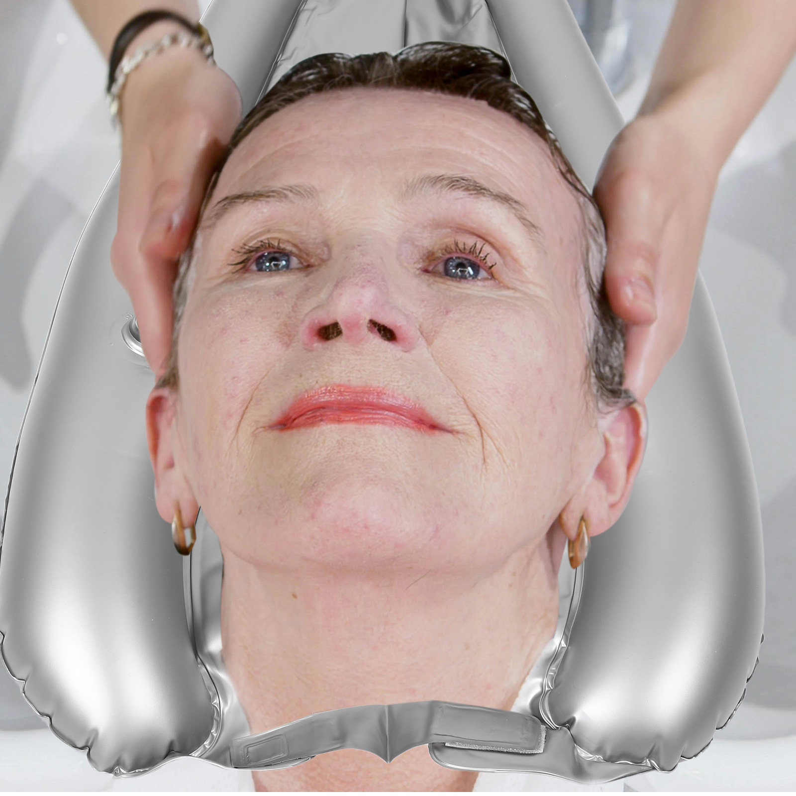 Hair Care Hospital - حوض غسيل شعر قابل للنفخ من